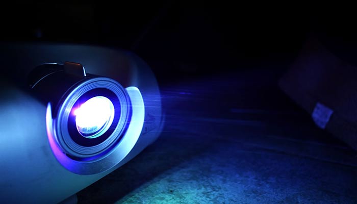 How long does a LED projector bulb last?