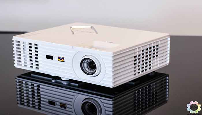 The Projector Does Not Power On When Pushing The Power Button: How To Solve It?