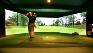 How to choose the best projector for a golf simulator?